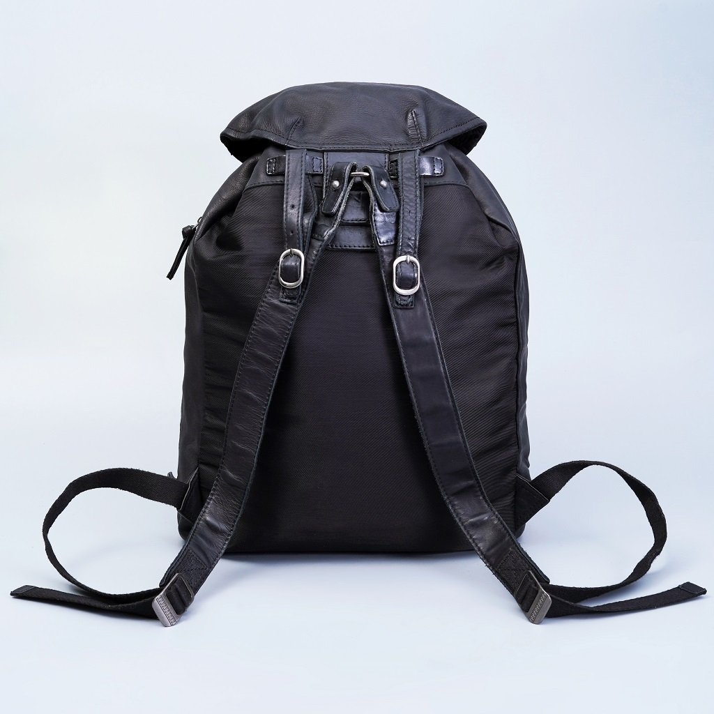 กระเป๋าเป้หนังผู้ชาย