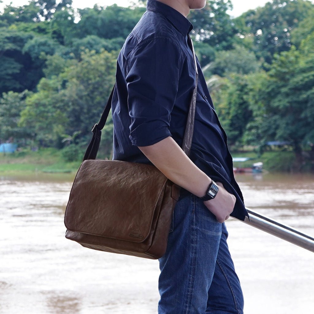 กระเป๋าหนังผู้ชาย/กระเป๋าหนังสะพายข้างผู้ชาย รุ่น B-CBR-1295