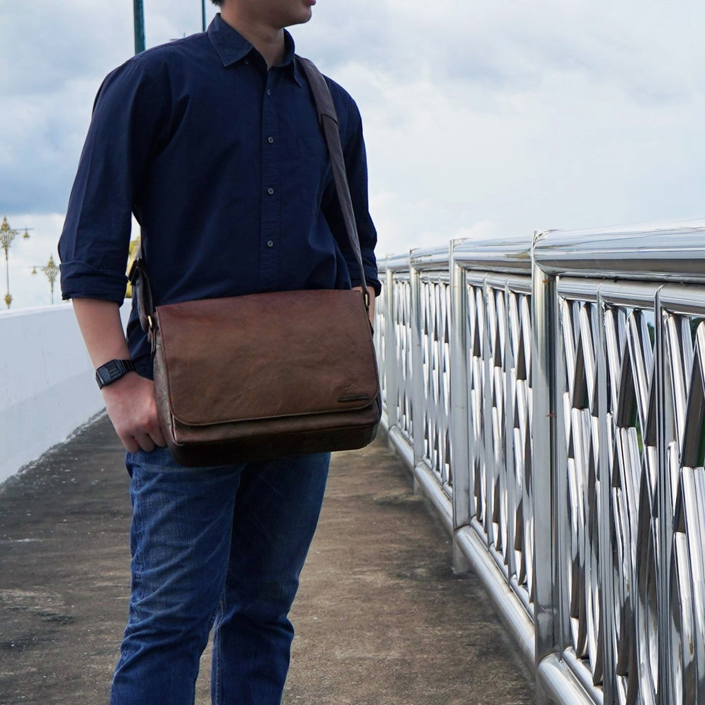 กระเป๋าหนังผู้ชาย/กระเป๋าหนังสะพายข้างผู้ชาย รุ่น B-CBR-1295