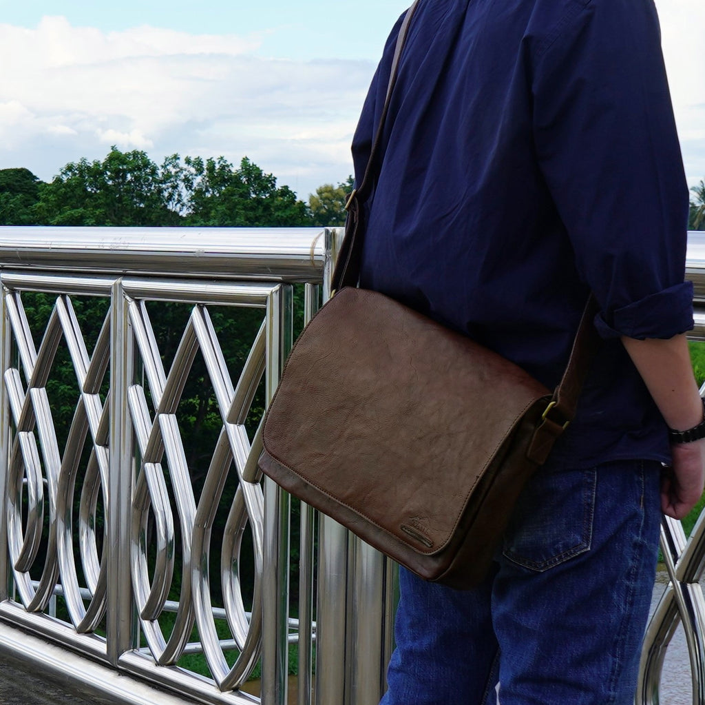 กระเป๋าหนังผู้ชาย/กระเป๋าหนังสะพายข้างผู้ชาย รุ่น B-CBR-1295