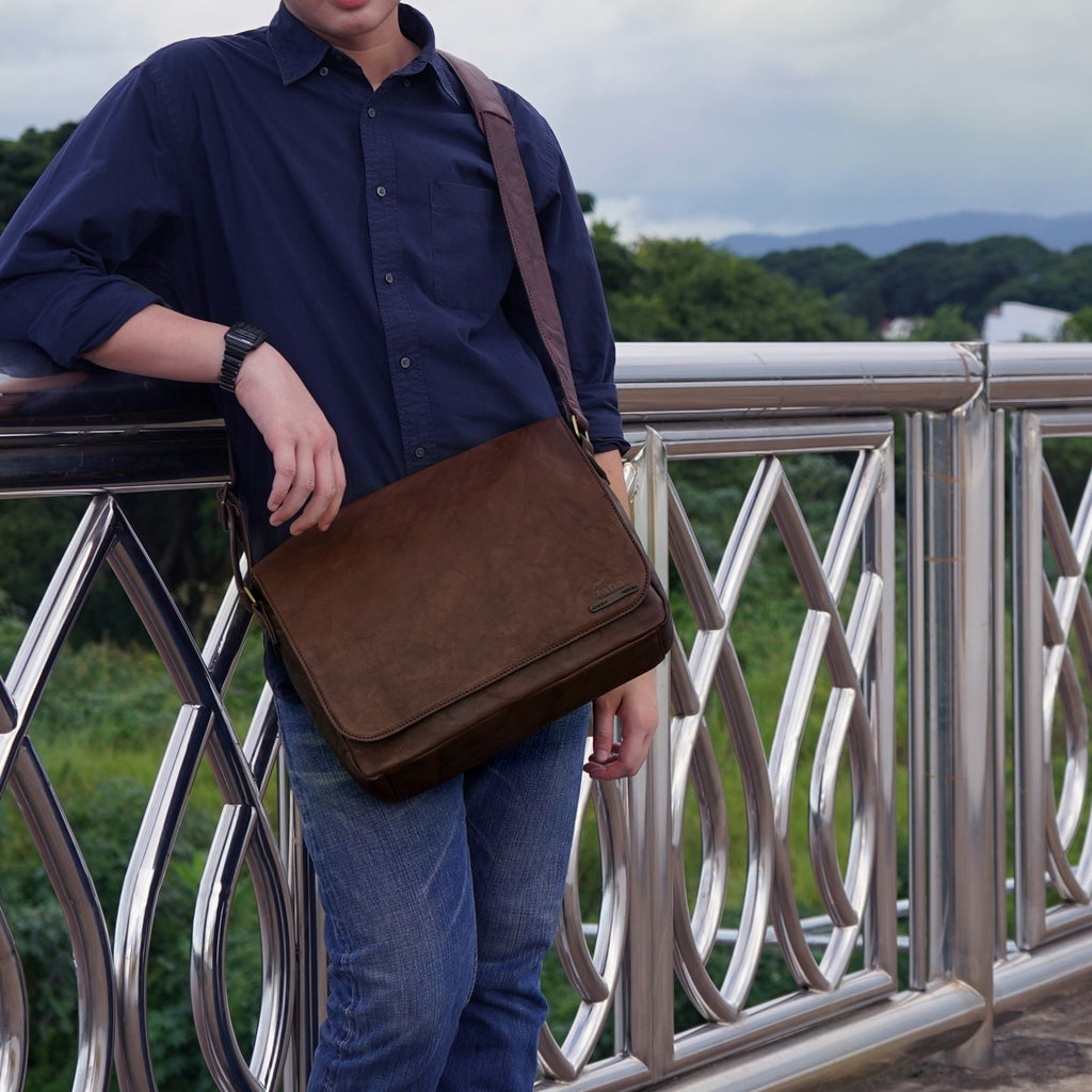 กระเป๋าหนังผู้ชาย/กระเป๋าหนังสะพายข้างผู้ชาย รุ่น B-CBR-1295