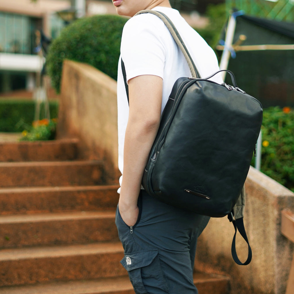 กระเป๋าเป้หนังแท้ รุ่น Columbus (ดำ) สินค้าใหม่ขายดี