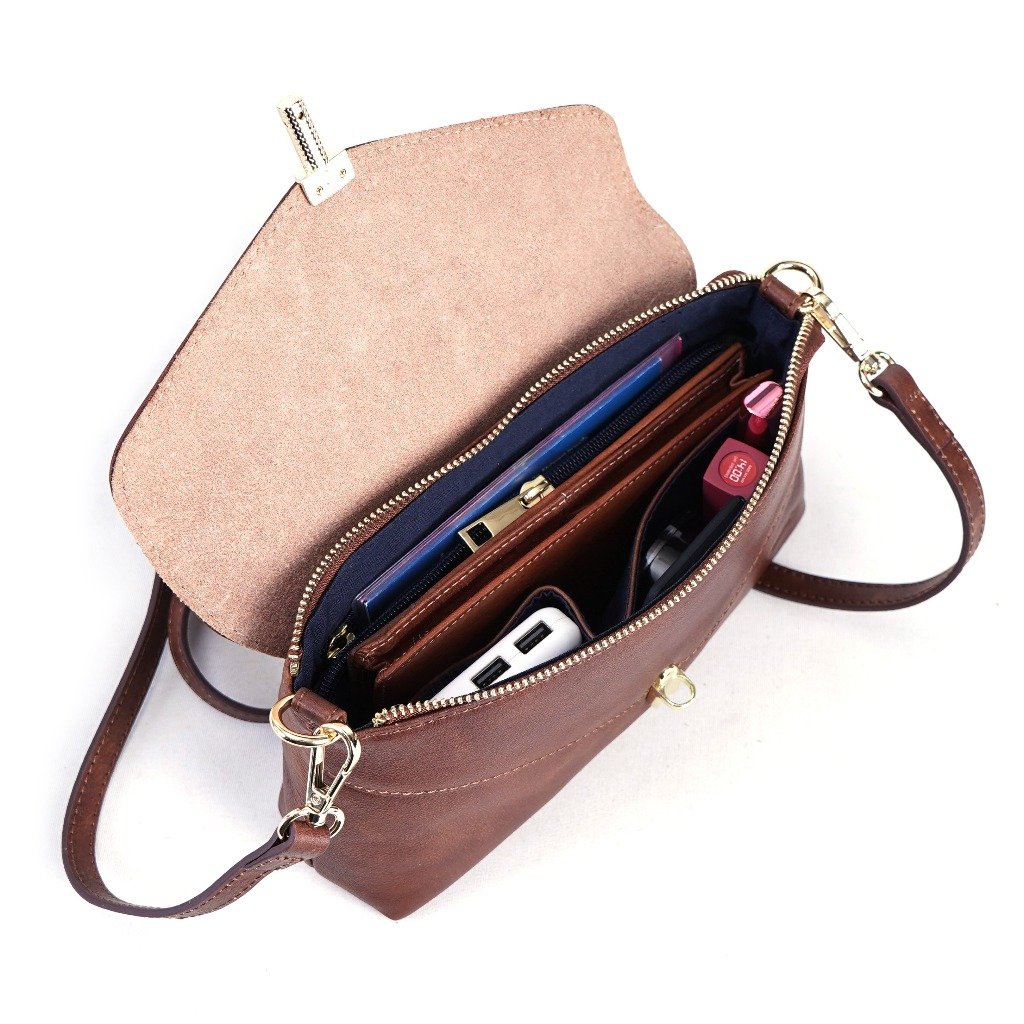 กระเป๋าหนังสะพายข้างผู้ชาย