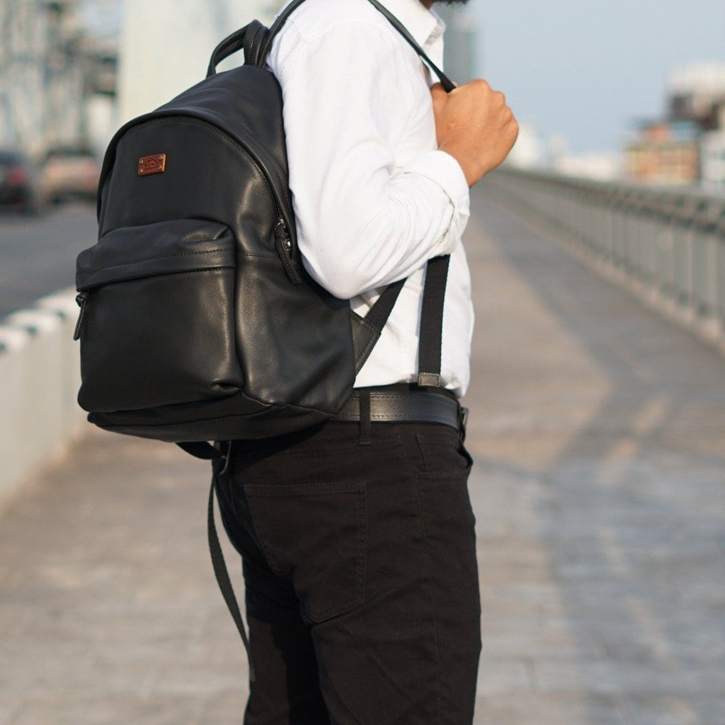 กระเป๋าเป้หนังผู้ชาย