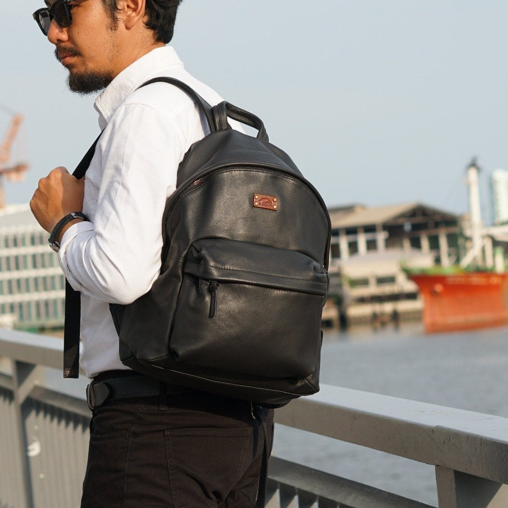 กระเป๋าเป้หนังผู้ชาย