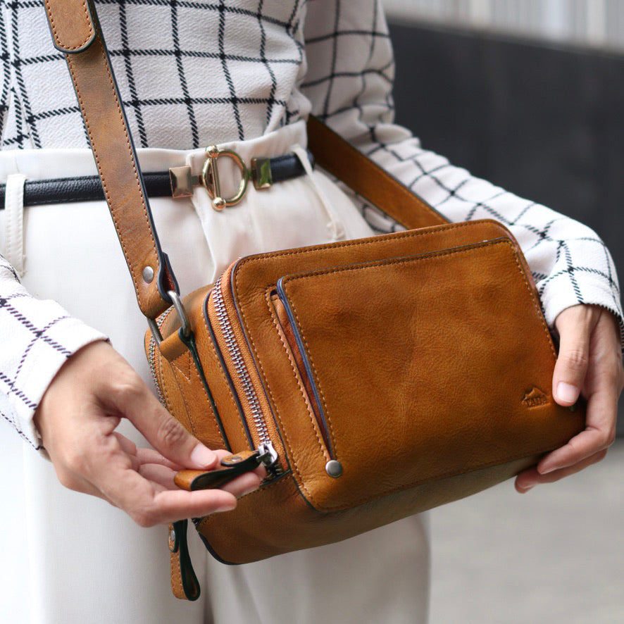 กระเป๋ากล้องหนัง รุ่น Curie