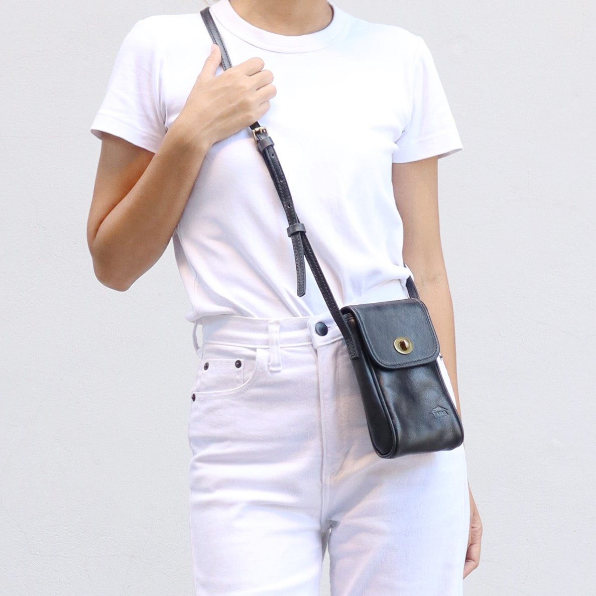 กระเป๋าหนังผู้หญิง /กระเป๋าหนังสะพายข้างผู้หญิง สีดำ รุ่น B-BK-3056
