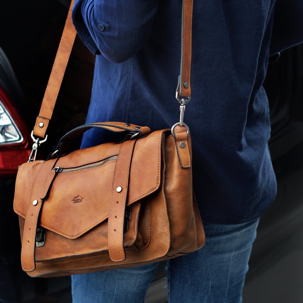 กระเป๋าหนังผู้หญิง