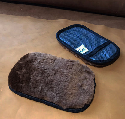 ถุงมือขนแกะ (wool glove)